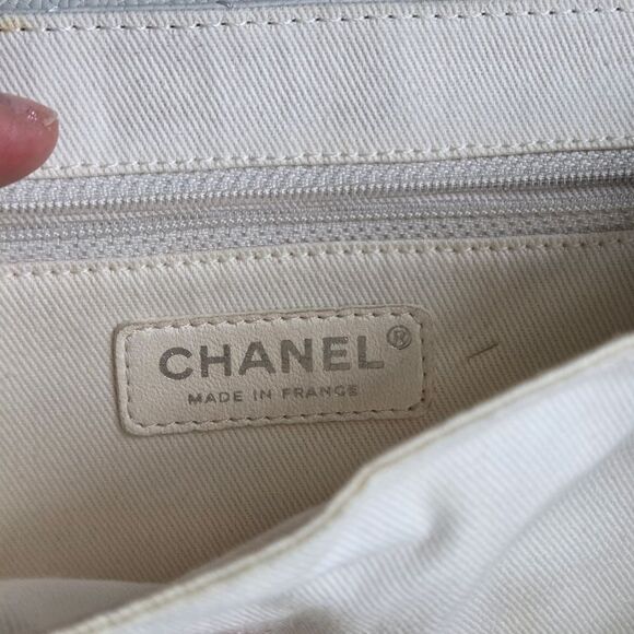 CHANEL Shoulder Bag Caviar Skin Leather White Women's z5577 - Picture 14 of 15